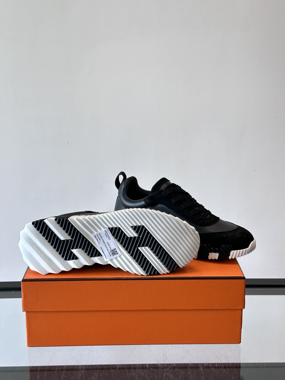 爱马仕Bouncing运动鞋爱马仕Bouncing运动鞋，标志性“大H