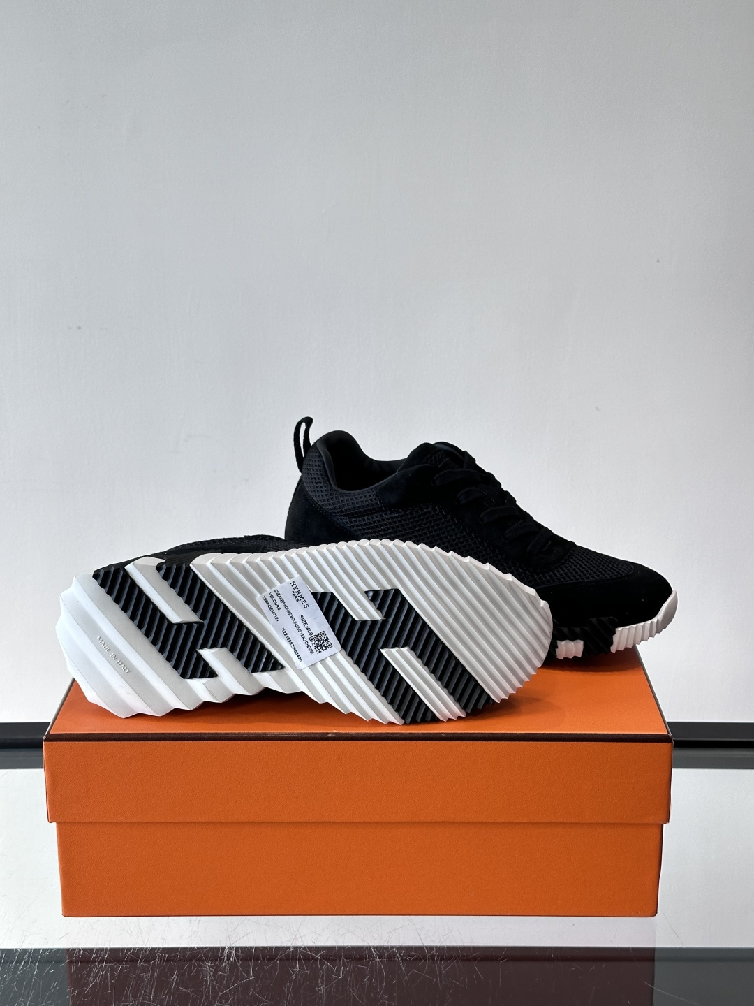 爱马仕Bouncing运动鞋爱马仕Bouncing运动鞋，标志性“大H