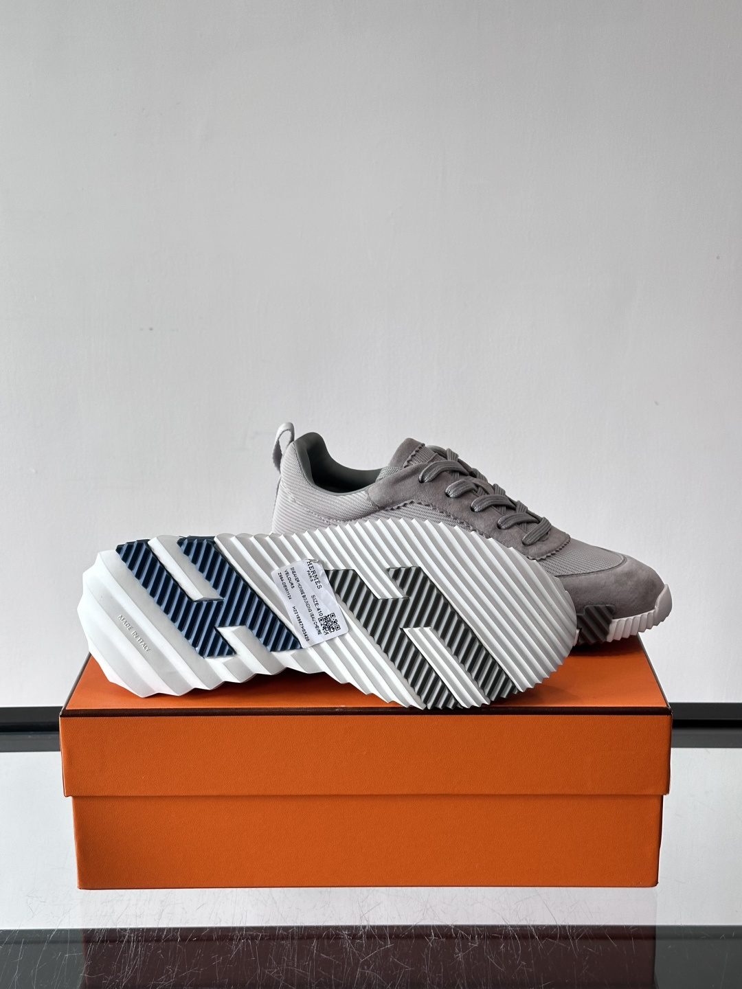 爱马仕Bouncing运动鞋爱马仕Bouncing运动鞋，标志性“大H