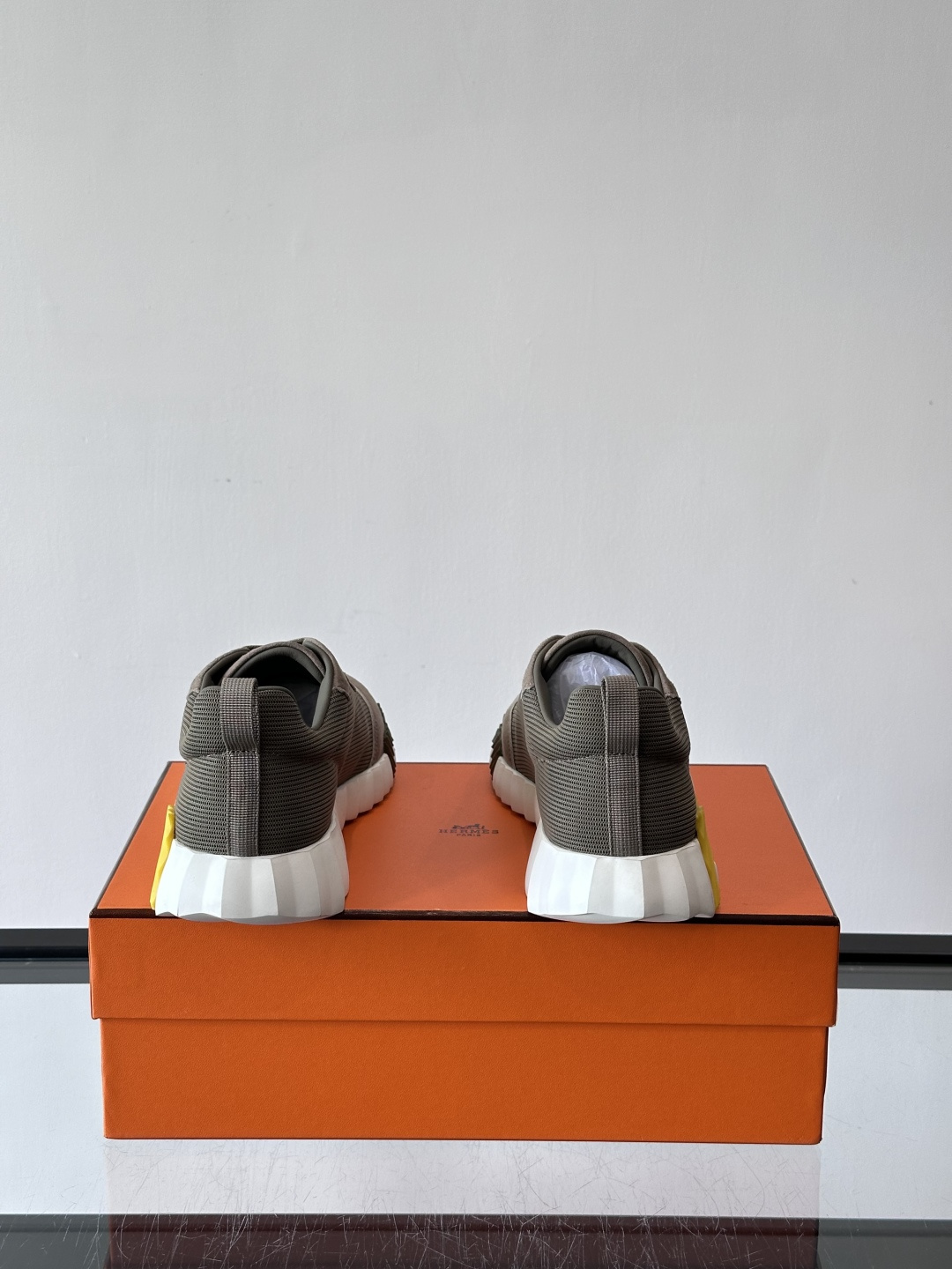 爱马仕Bouncing运动鞋爱马仕Bouncing运动鞋，标志性“大H