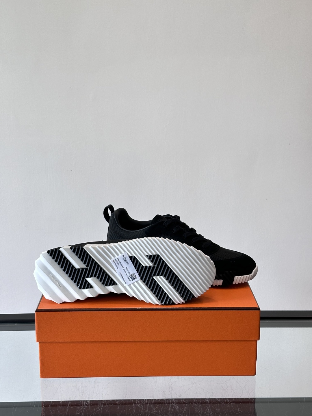 爱马仕Bouncing运动鞋爱马仕Bouncing运动鞋，标志性“大H