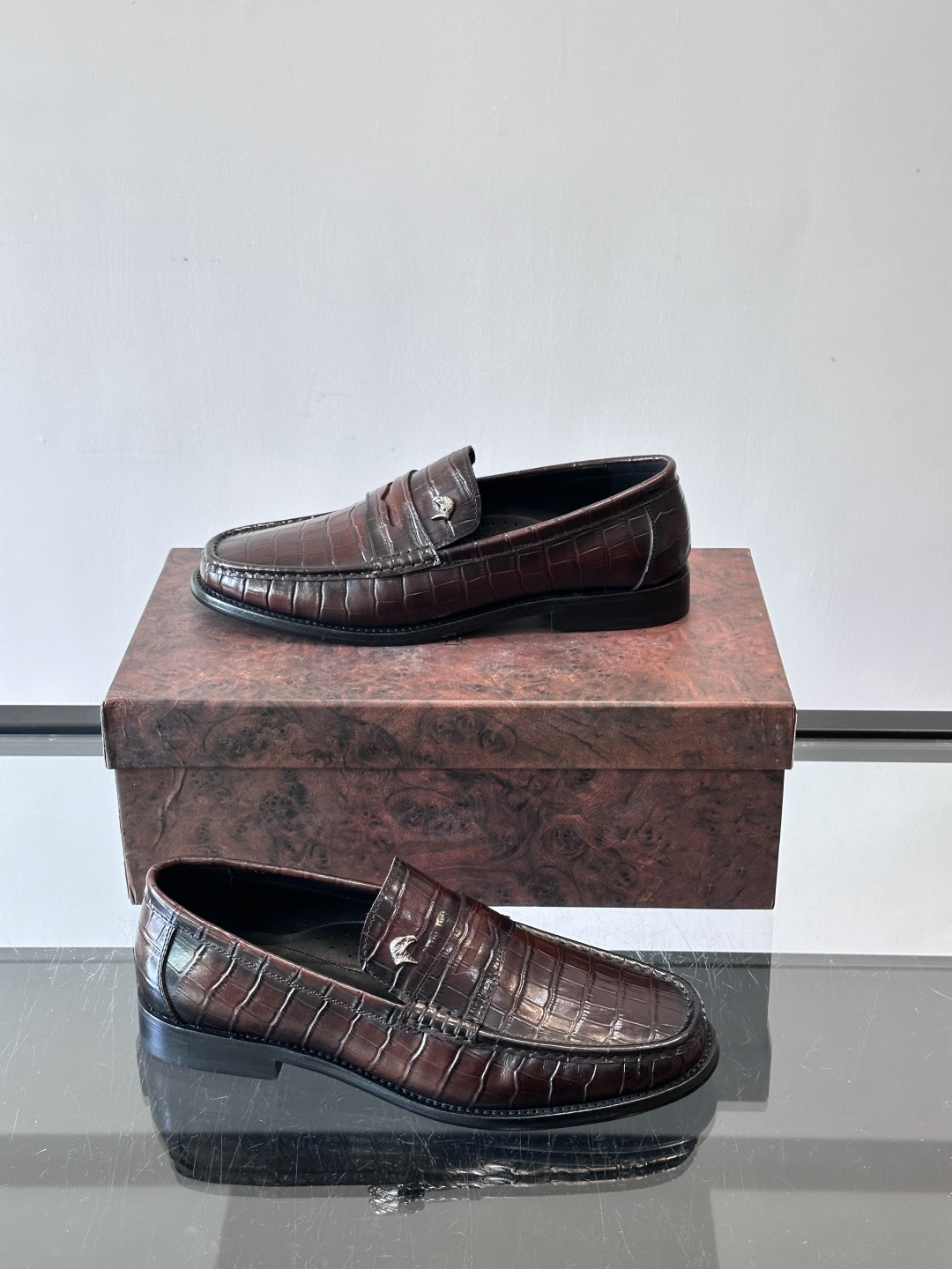 Stefano Ricci 史蒂芬高端奢侈品牌，男士皮鞋，真皮大底。原版牛皮，质感高端细腻，内里全小牛皮