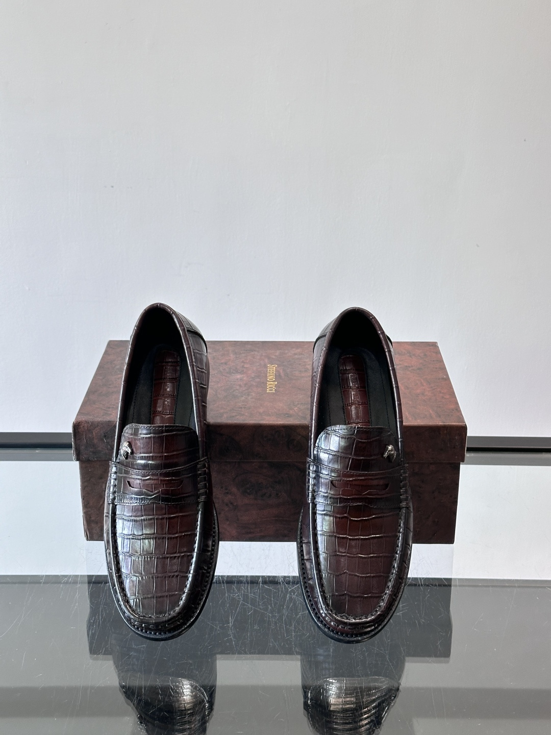 Stefano Ricci 史蒂芬高端奢侈品牌，男士皮鞋，真皮大底。原版牛皮，质感高端细腻，内里全小牛皮