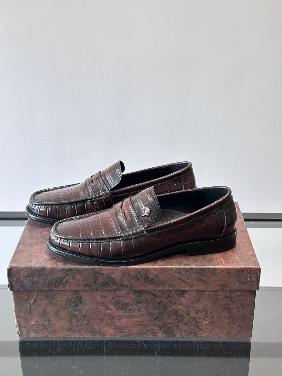 Stefano Ricci 史蒂芬高端奢侈品牌，男士皮鞋，真皮大底。原版牛皮，质感高端细腻，内里全小牛皮