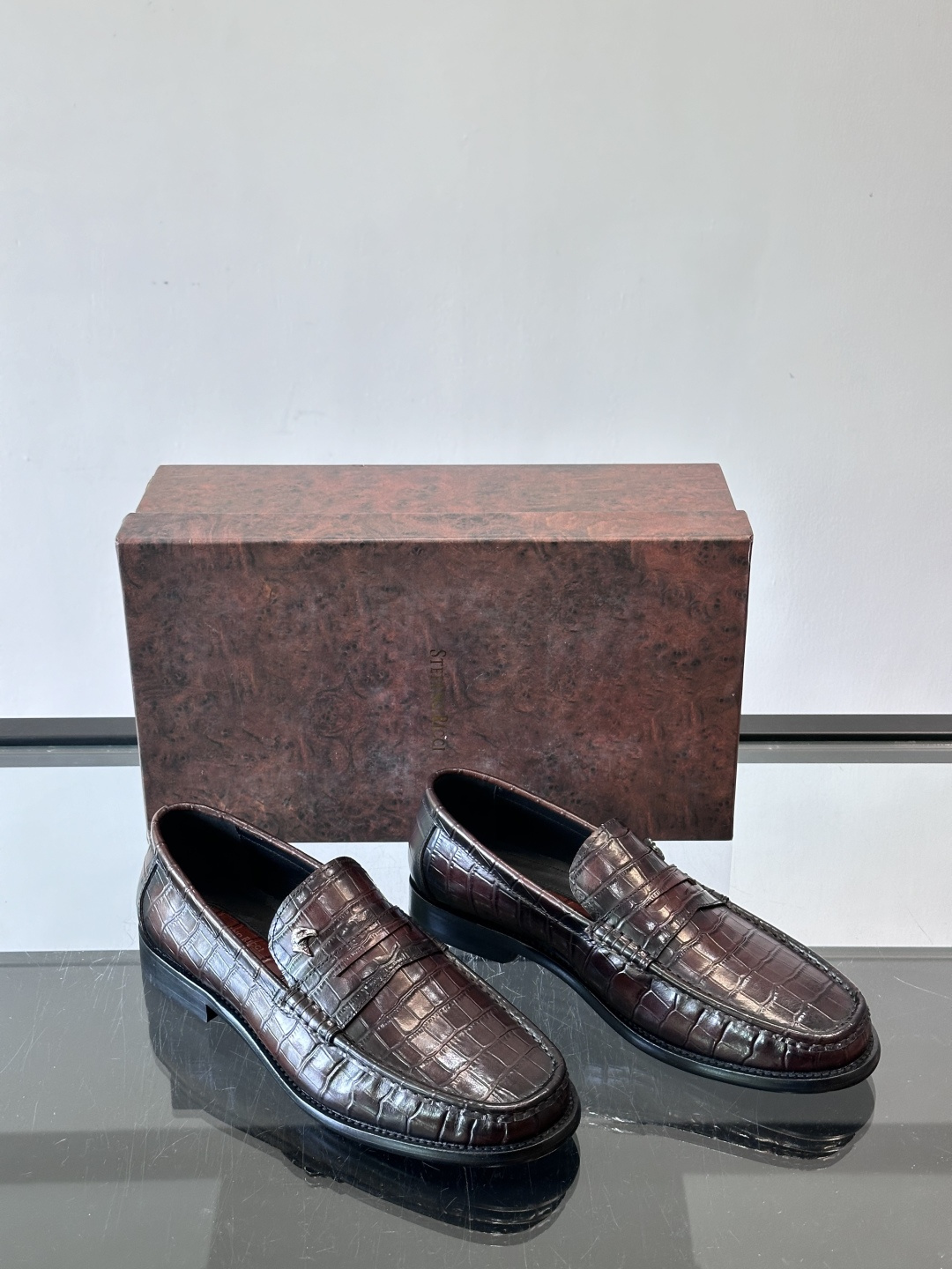 Stefano Ricci 史蒂芬高端奢侈品牌，男士皮鞋，真皮大底。原版牛皮，质感高端细腻，内里全小牛皮