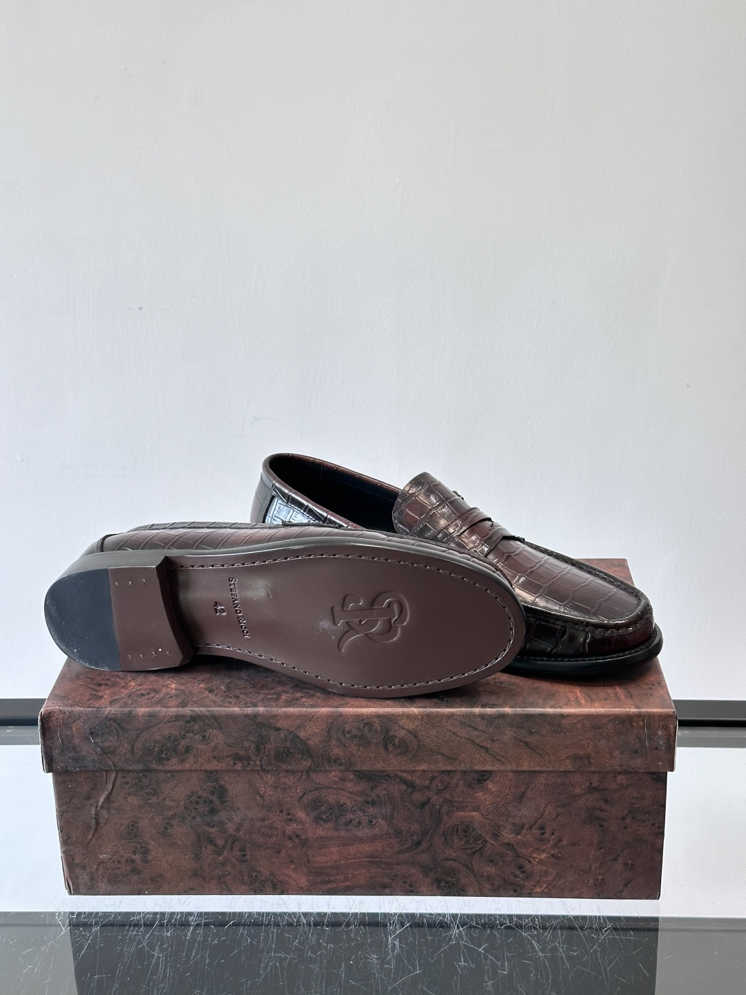 Stefano Ricci 史蒂芬高端奢侈品牌，男士皮鞋，真皮大底。原版牛皮，质感高端细腻，内里全小牛皮