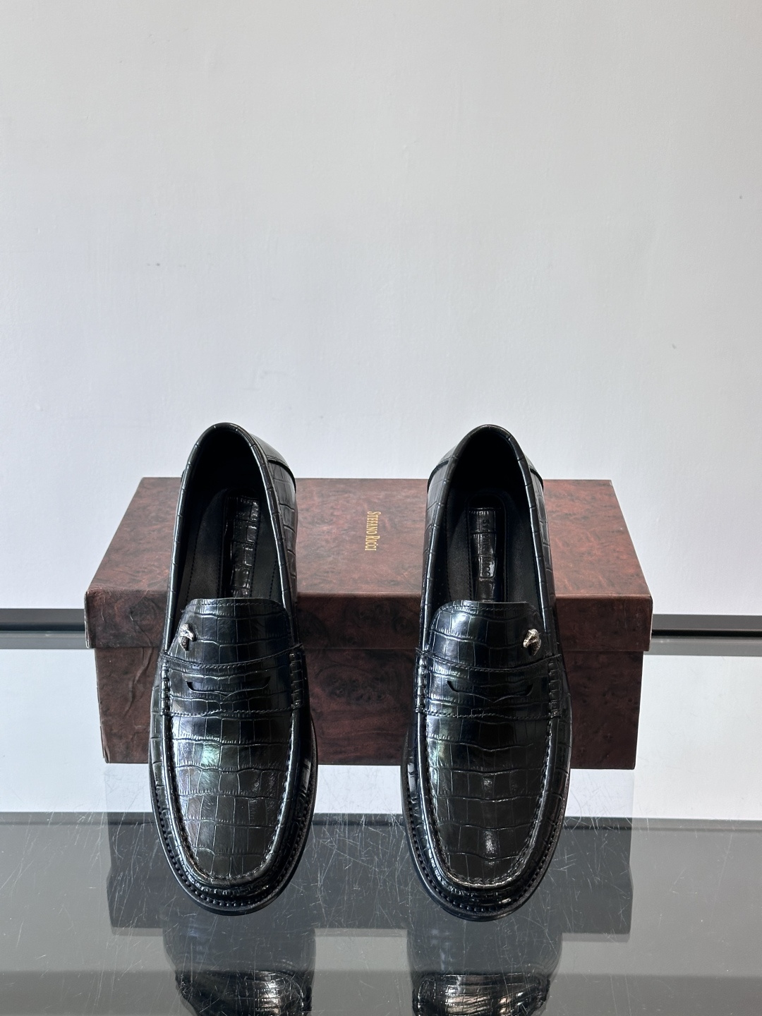 Stefano Ricci 史蒂芬高端奢侈品牌，男士皮鞋，真皮大底。原版牛皮，质感高端细腻，内里全小牛皮