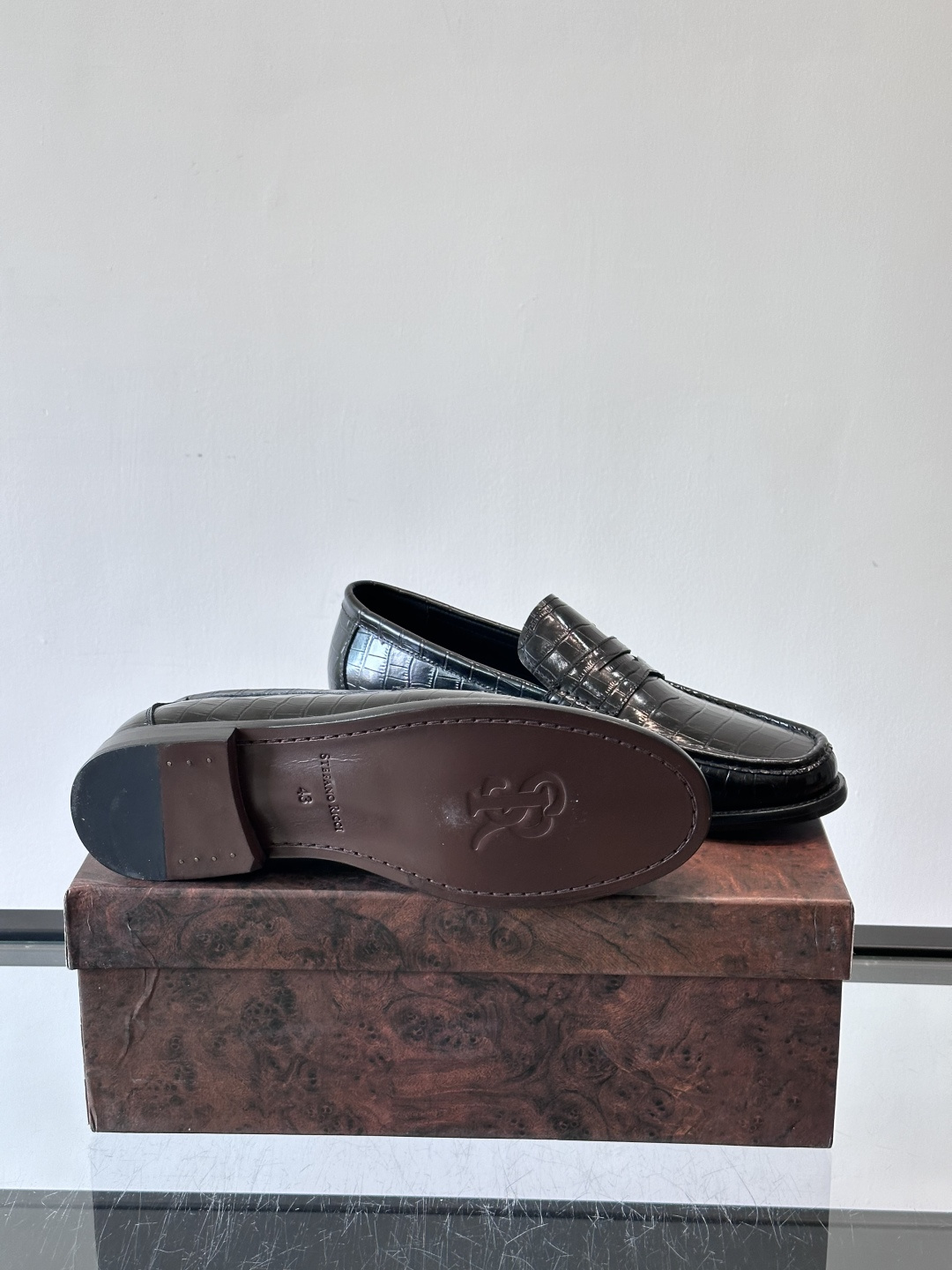 Stefano Ricci 史蒂芬高端奢侈品牌，男士皮鞋，真皮大底。原版牛皮，质感高端细腻，内里全小牛皮