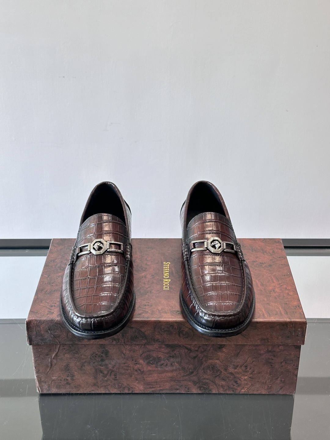 Stefano Ricci 史蒂芬高端奢侈品牌，男士皮鞋，真皮大底。原版牛皮，质感高端细腻，内里全小牛皮