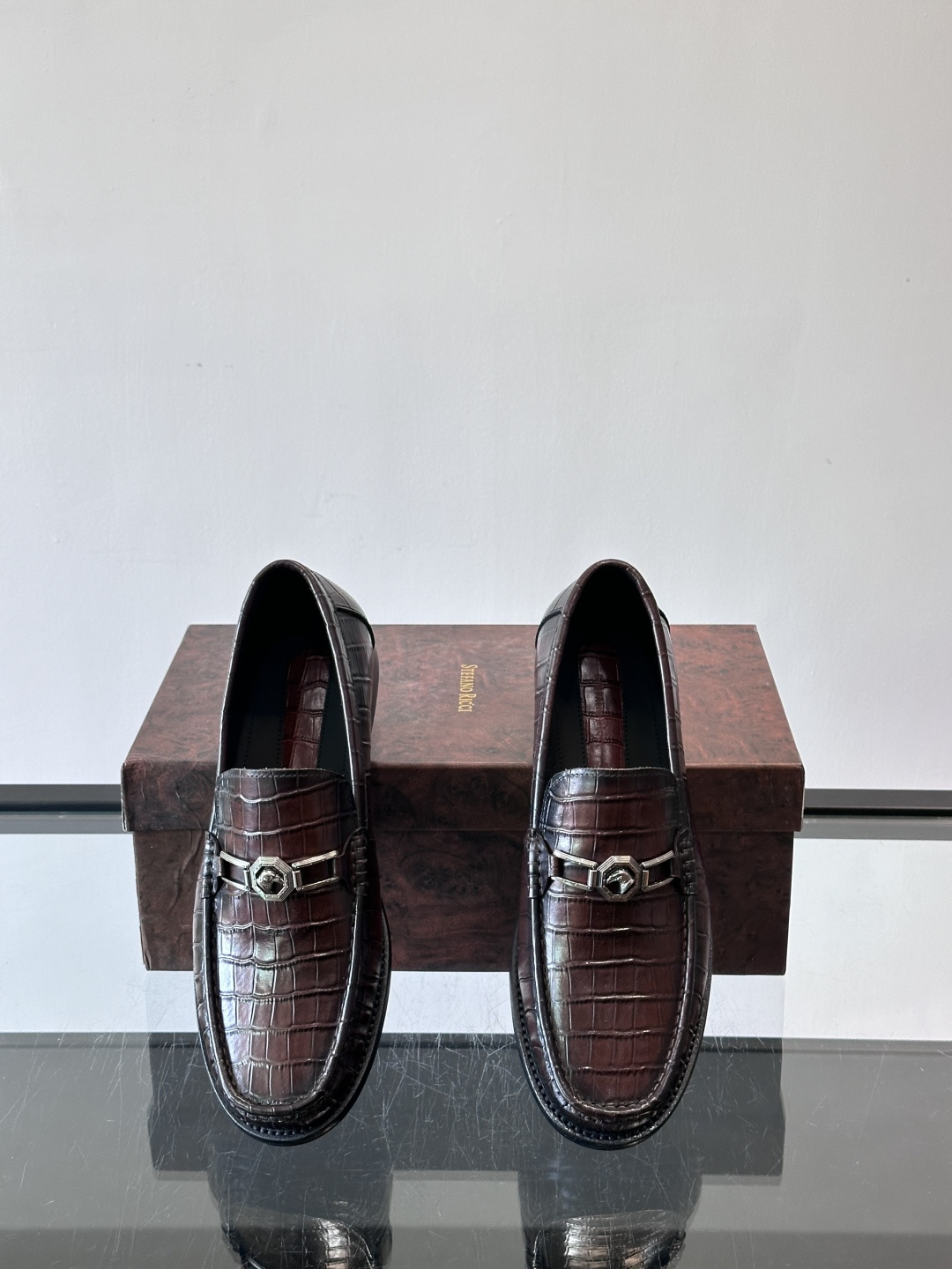 Stefano Ricci 史蒂芬高端奢侈品牌，男士皮鞋，真皮大底。原版牛皮，质感高端细腻，内里全小牛皮