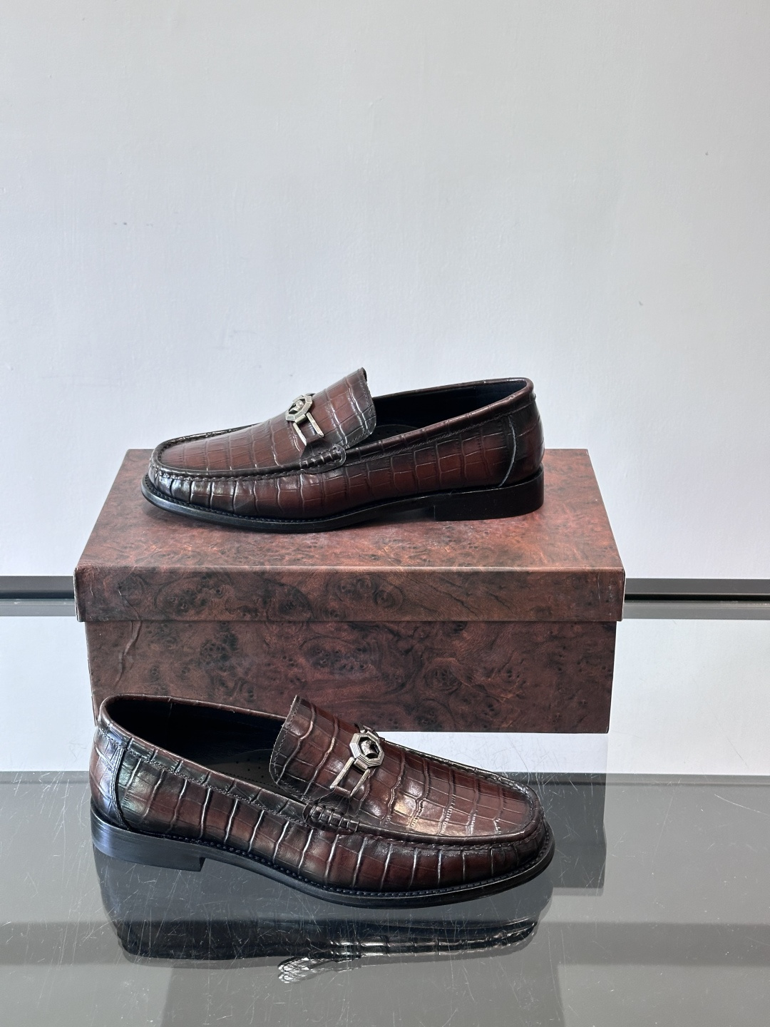 Stefano Ricci 史蒂芬高端奢侈品牌，男士皮鞋，真皮大底。原版牛皮，质感高端细腻，内里全小牛皮