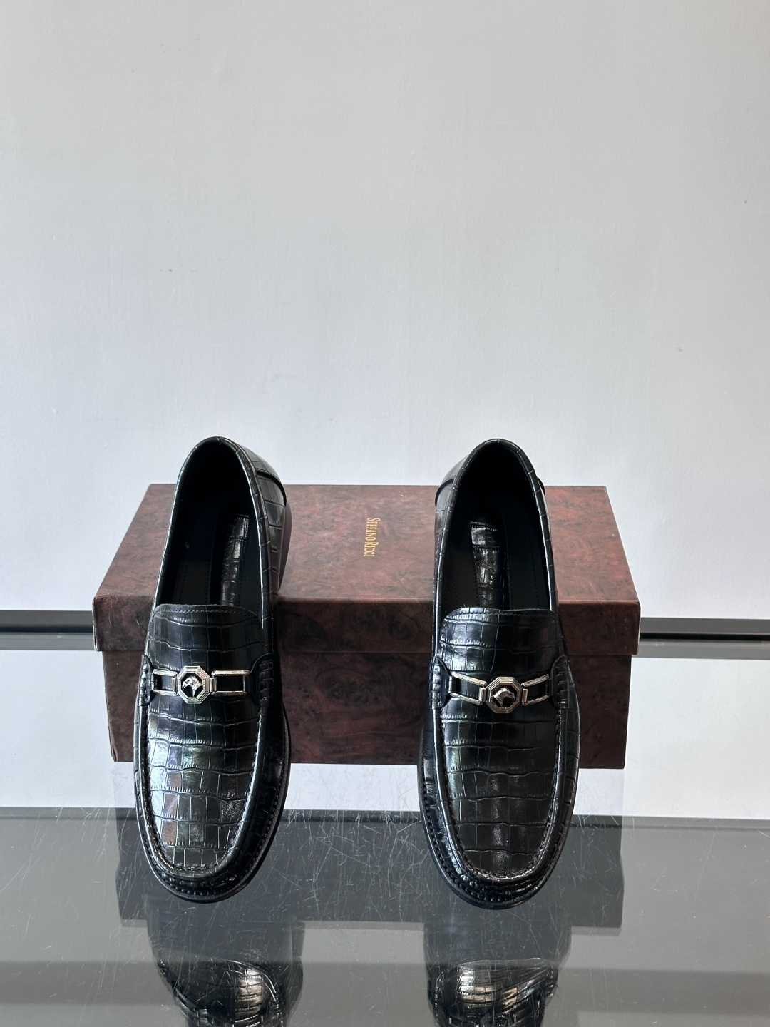 Stefano Ricci 史蒂芬高端奢侈品牌，男士皮鞋，真皮大底。原版牛皮，质感高端细腻，内里全小牛皮