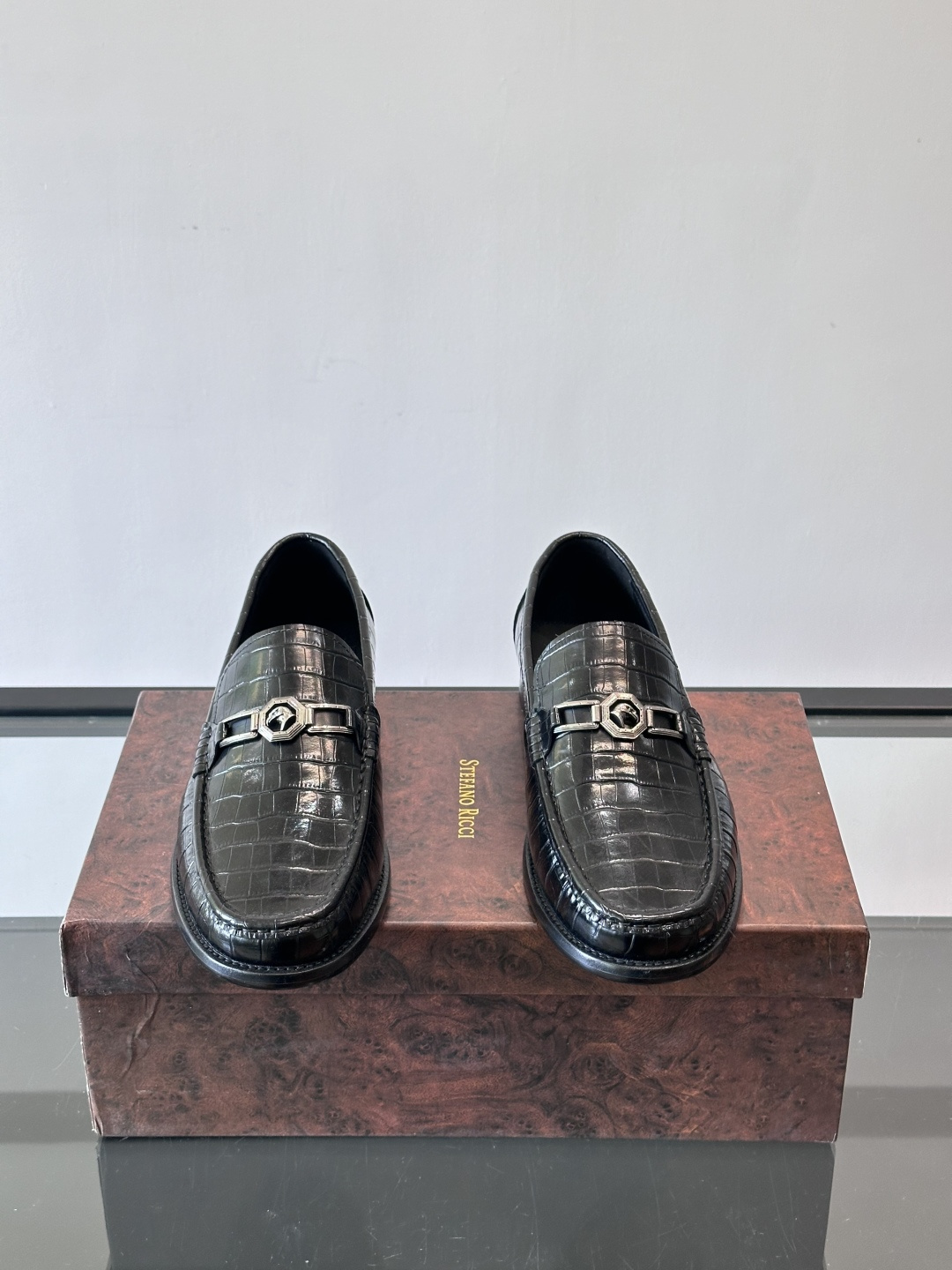 Stefano Ricci 史蒂芬高端奢侈品牌，男士皮鞋，真皮大底。原版牛皮，质感高端细腻，内里全小牛皮