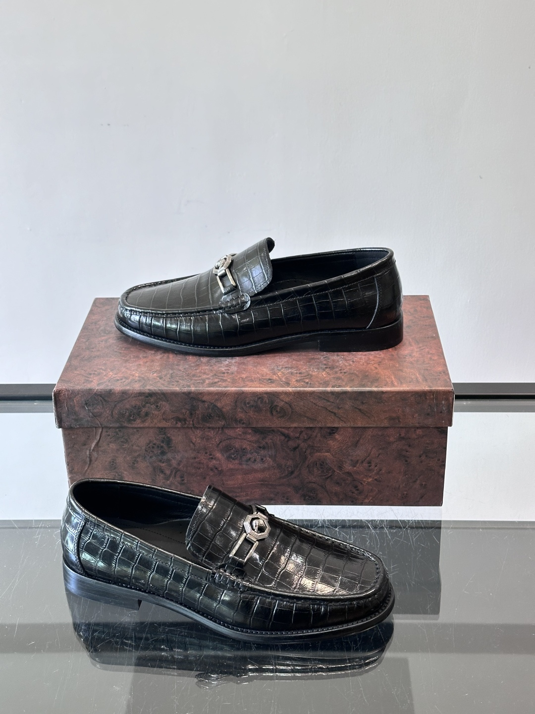 Stefano Ricci 史蒂芬高端奢侈品牌，男士皮鞋，真皮大底。原版牛皮，质感高端细腻，内里全小牛皮