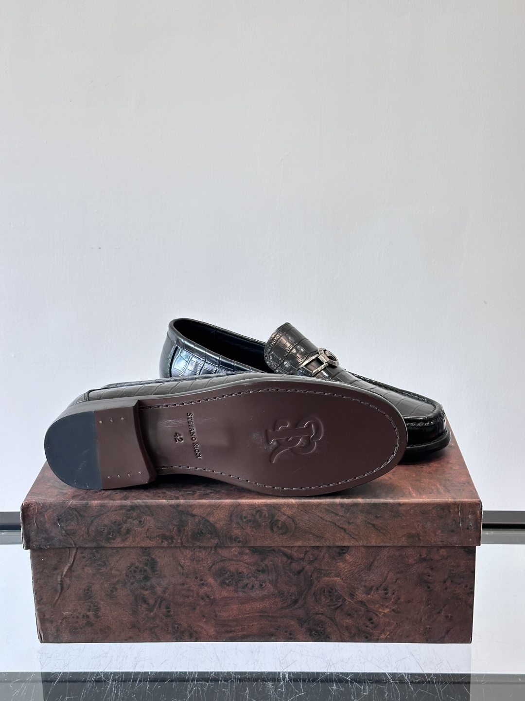 Stefano Ricci 史蒂芬高端奢侈品牌，男士皮鞋，真皮大底。原版牛皮，质感高端细腻，内里全小牛皮