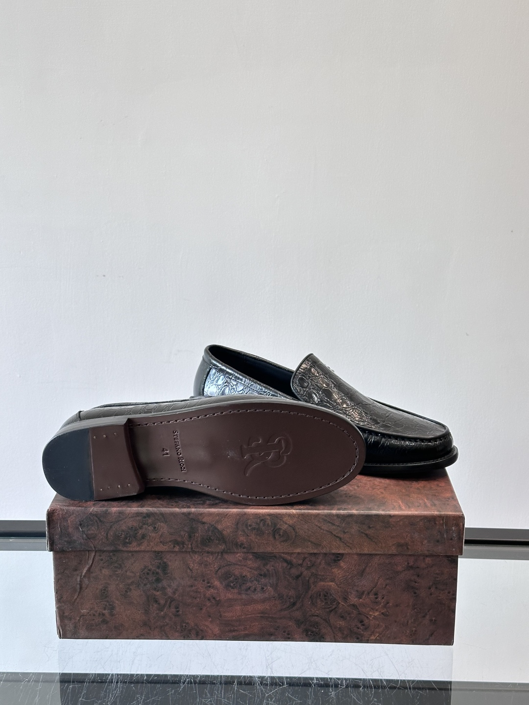 Stefano Ricci 史蒂芬高端奢侈品牌，男士皮鞋，真皮大底。原版牛皮，质感高端细腻，内里全小牛皮