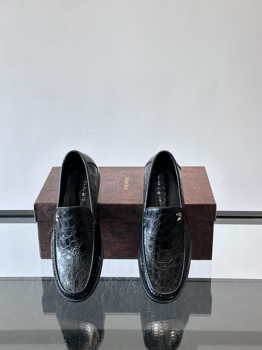 Stefano Ricci 史蒂芬高端奢侈品牌，男士皮鞋，真皮大底。原版牛皮，质感高端细腻，内里全小牛皮