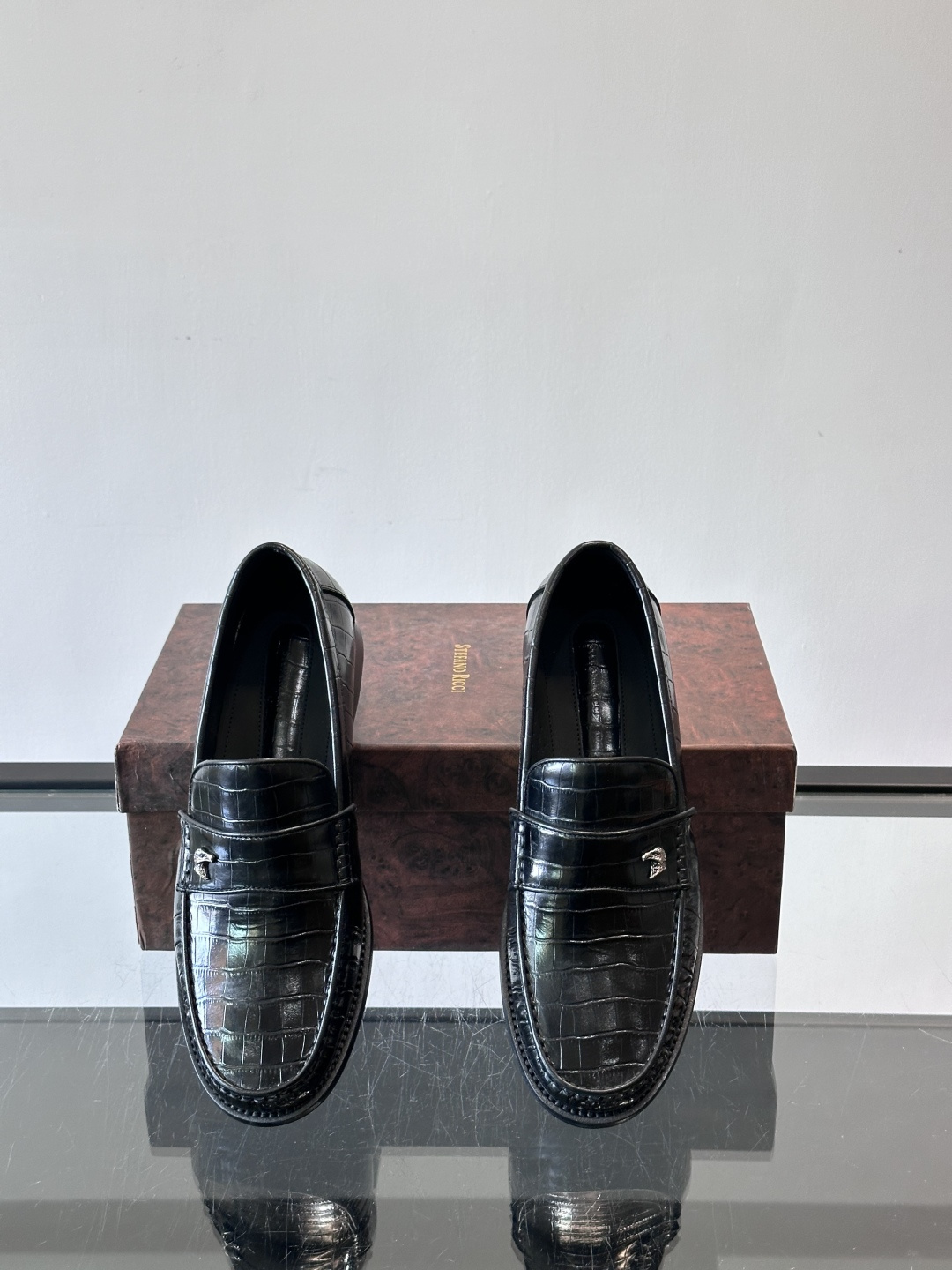 Stefano Ricci 史蒂芬高端奢侈品牌，男士皮鞋，真皮大底。原版牛皮，质感高端细腻，内里全小牛皮