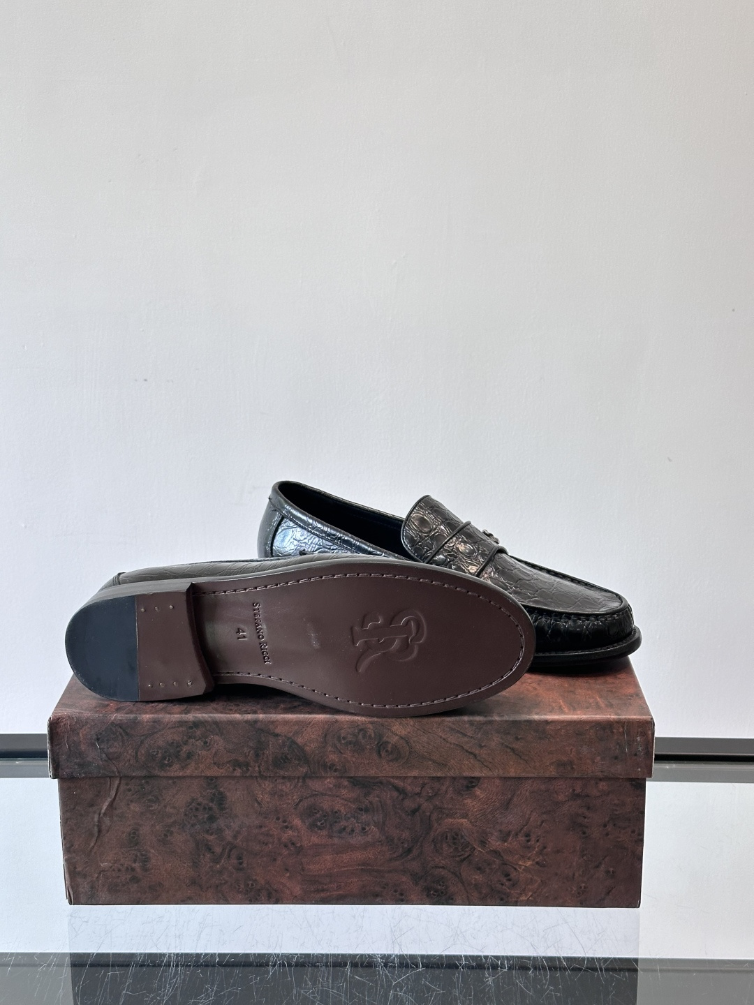 Stefano Ricci 史蒂芬高端奢侈品牌，男士皮鞋，真皮大底。原版牛皮，质感高端细腻，内里全小牛皮