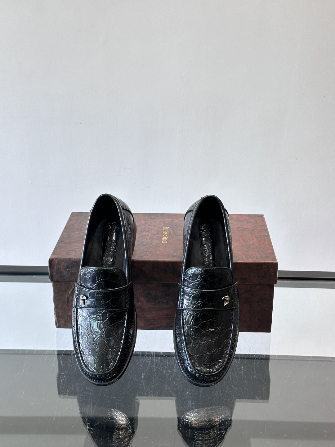 Stefano Ricci 史蒂芬高端奢侈品牌，男士皮鞋，真皮大底。原版牛皮，质感高端细腻，内里全小牛皮