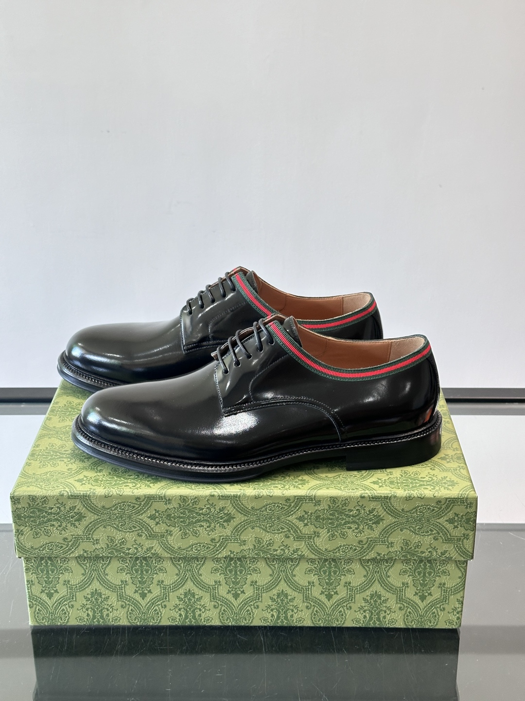 gucci 男士商务小皮鞋，上脚非常好看！精品商务休闲皮鞋💥💥真皮大底产品意大利进口牛皮制作🐂进口水染牛