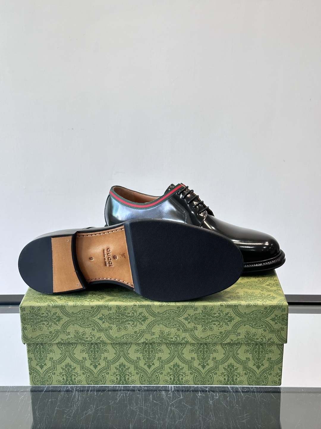 gucci 男士商务小皮鞋，上脚非常好看！精品商务休闲皮鞋💥💥真皮大底产品意大利进口牛皮制作🐂进口水染牛