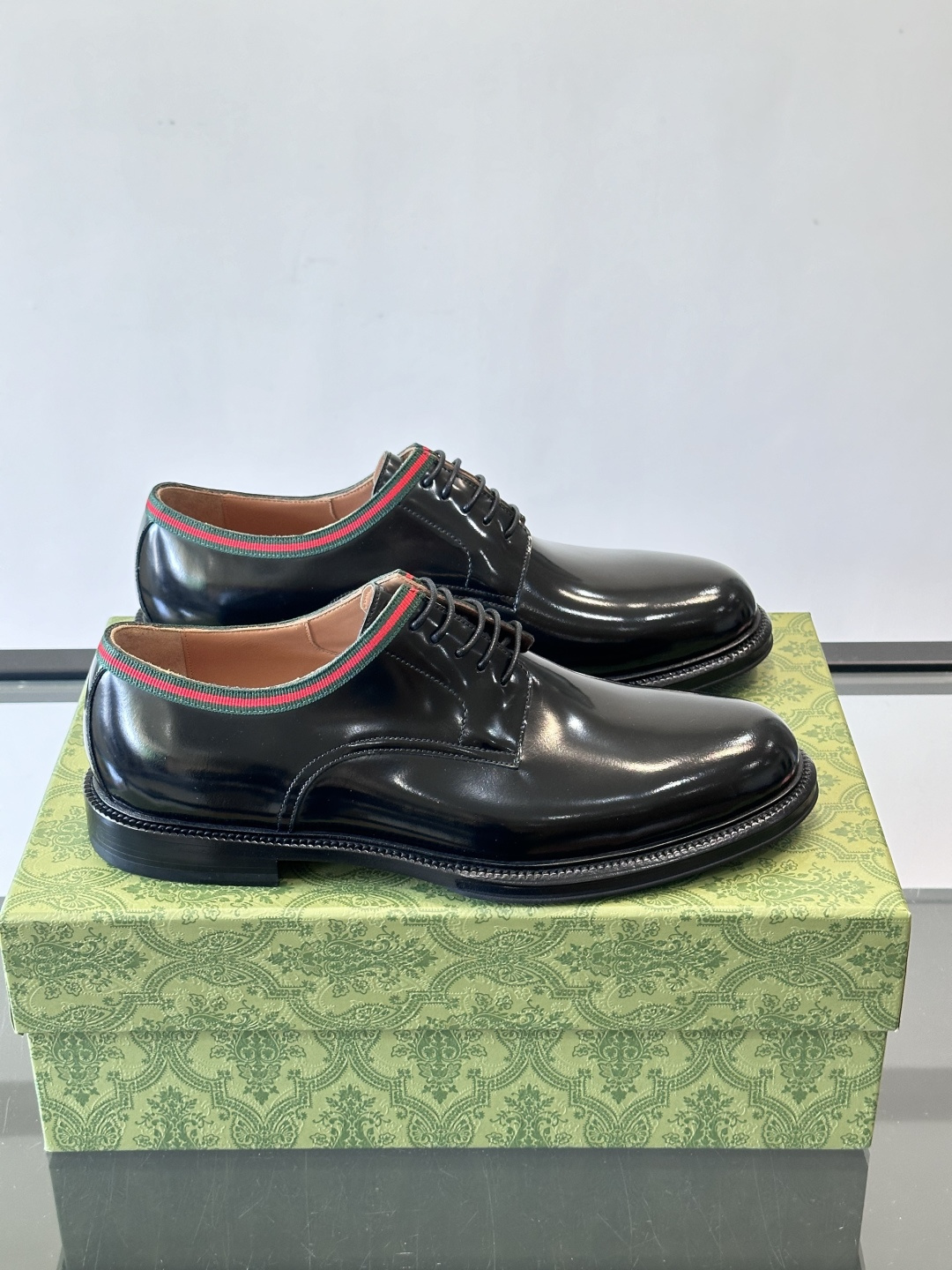 gucci 男士商务小皮鞋，上脚非常好看！精品商务休闲皮鞋💥💥真皮大底产品意大利进口牛皮制作🐂进口水染牛