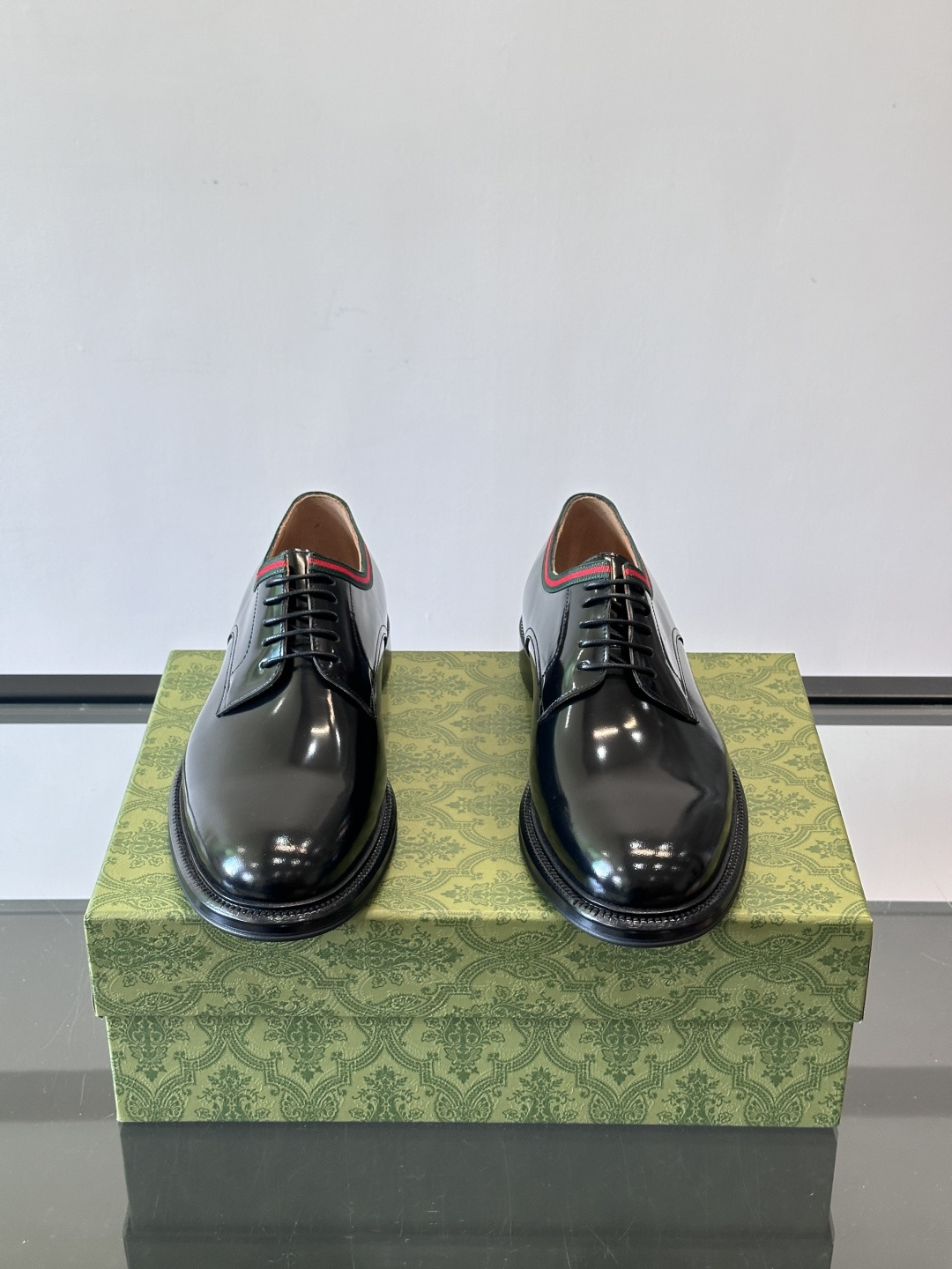 gucci 男士商务小皮鞋，上脚非常好看！精品商务休闲皮鞋💥💥真皮大底产品意大利进口牛皮制作🐂进口水染牛