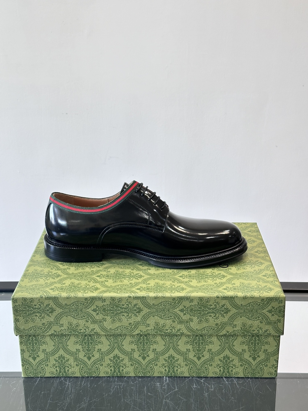 gucci 男士商务小皮鞋，上脚非常好看！精品商务休闲皮鞋💥💥真皮大底产品意大利进口牛皮制作🐂进口水染牛