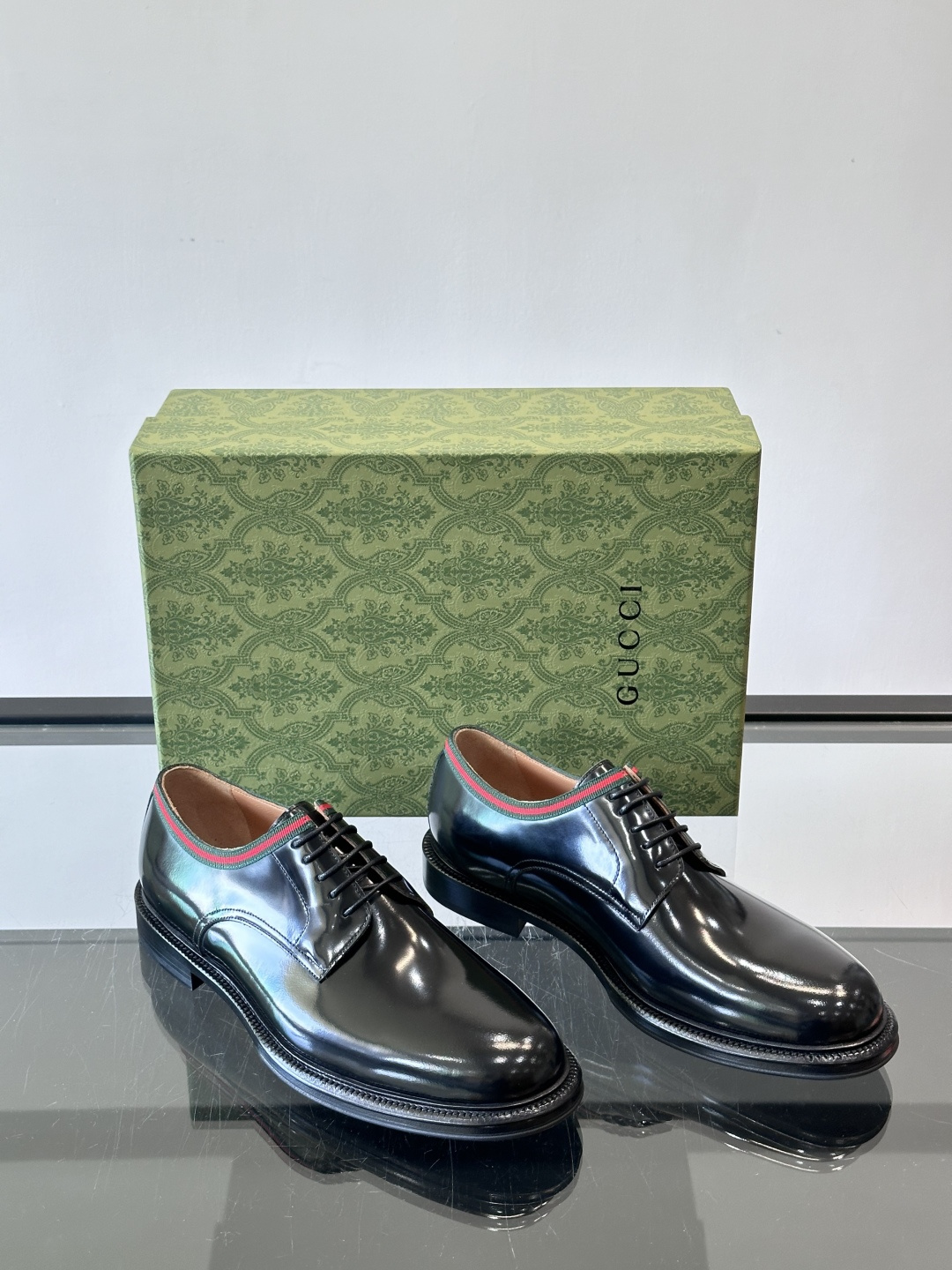 gucci 男士商务小皮鞋，上脚非常好看！精品商务休闲皮鞋💥💥真皮大底产品意大利进口牛皮制作🐂进口水染牛