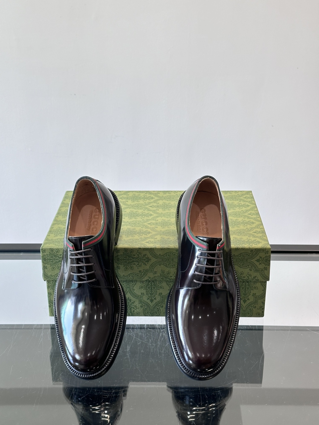 gucci 男士商务小皮鞋，上脚非常好看！精品商务休闲皮鞋💥💥真皮大底产品意大利进口牛皮制作🐂进口水染牛