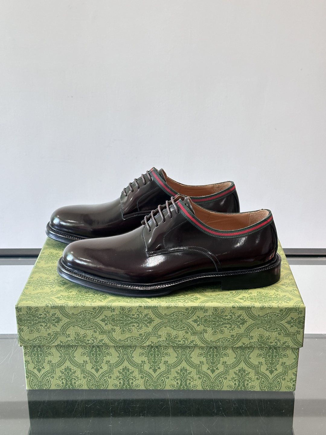 gucci 男士商务小皮鞋，上脚非常好看！精品商务休闲皮鞋💥💥真皮大底产品意大利进口牛皮制作🐂进口水染牛