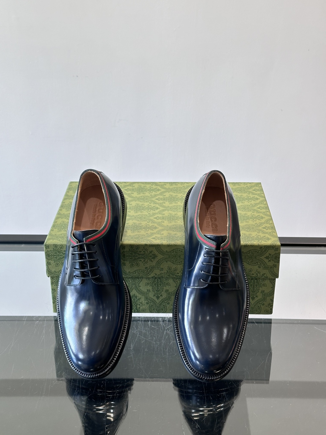 gucci 男士商务小皮鞋，上脚非常好看！精品商务休闲皮鞋💥💥真皮大底产品意大利进口牛皮制作🐂进口水染牛