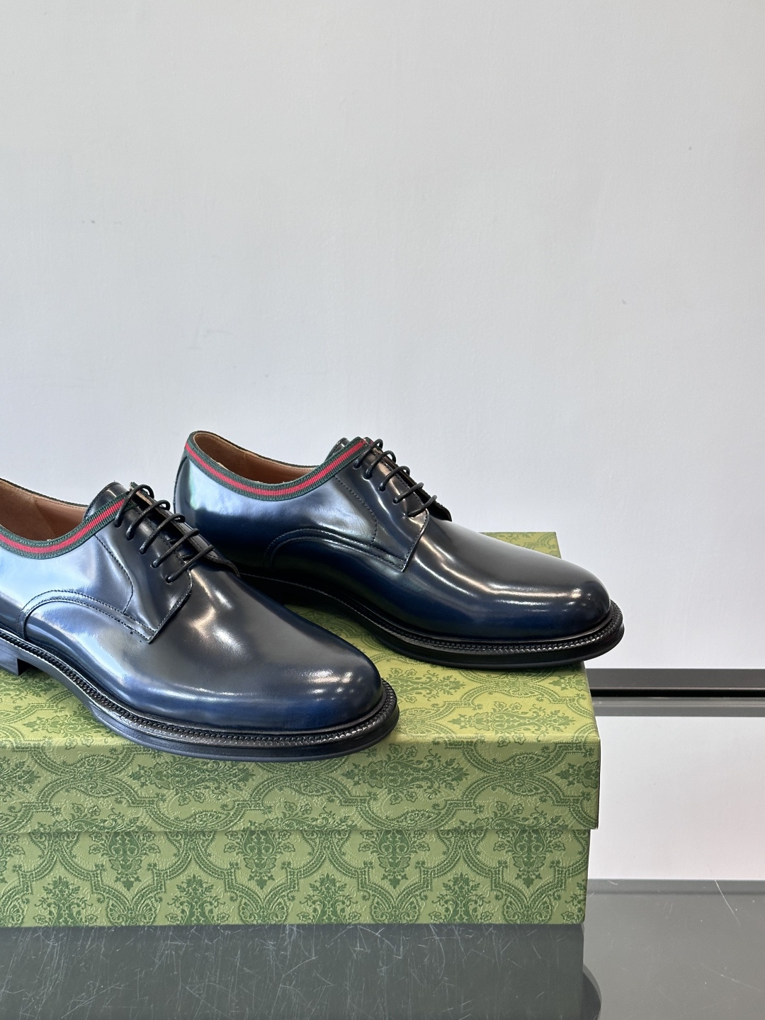 gucci 男士商务小皮鞋，上脚非常好看！精品商务休闲皮鞋💥💥真皮大底产品意大利进口牛皮制作🐂进口水染牛