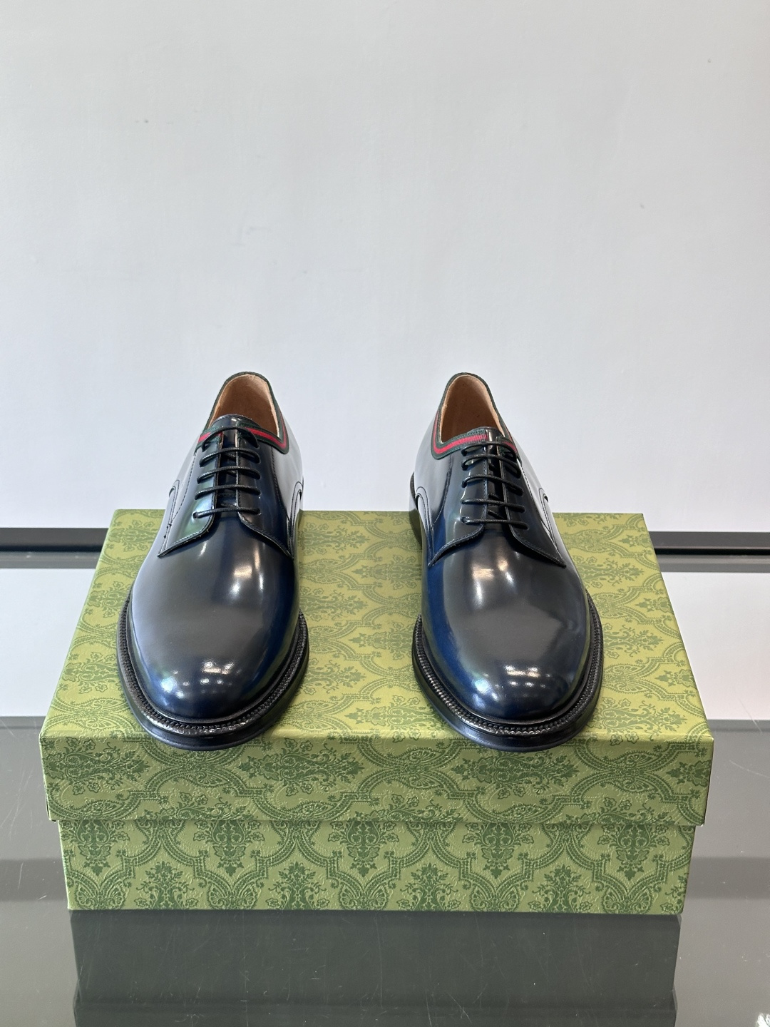 gucci 男士商务小皮鞋，上脚非常好看！精品商务休闲皮鞋💥💥真皮大底产品意大利进口牛皮制作🐂进口水染牛