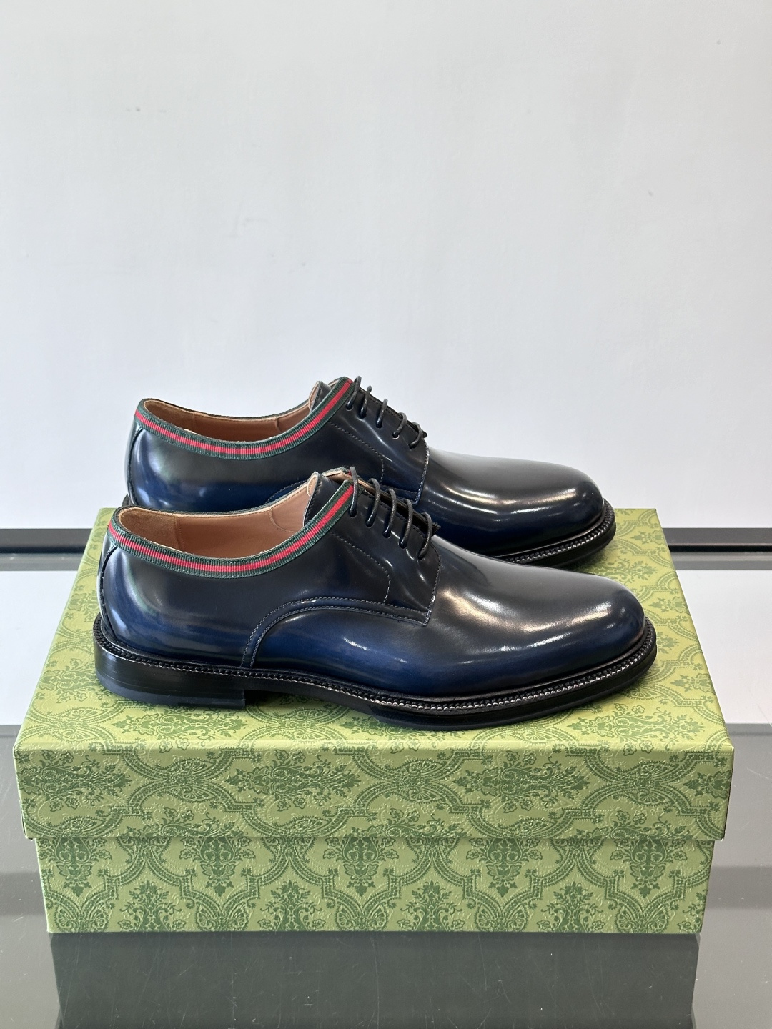 gucci 男士商务小皮鞋，上脚非常好看！精品商务休闲皮鞋💥💥真皮大底产品意大利进口牛皮制作🐂进口水染牛