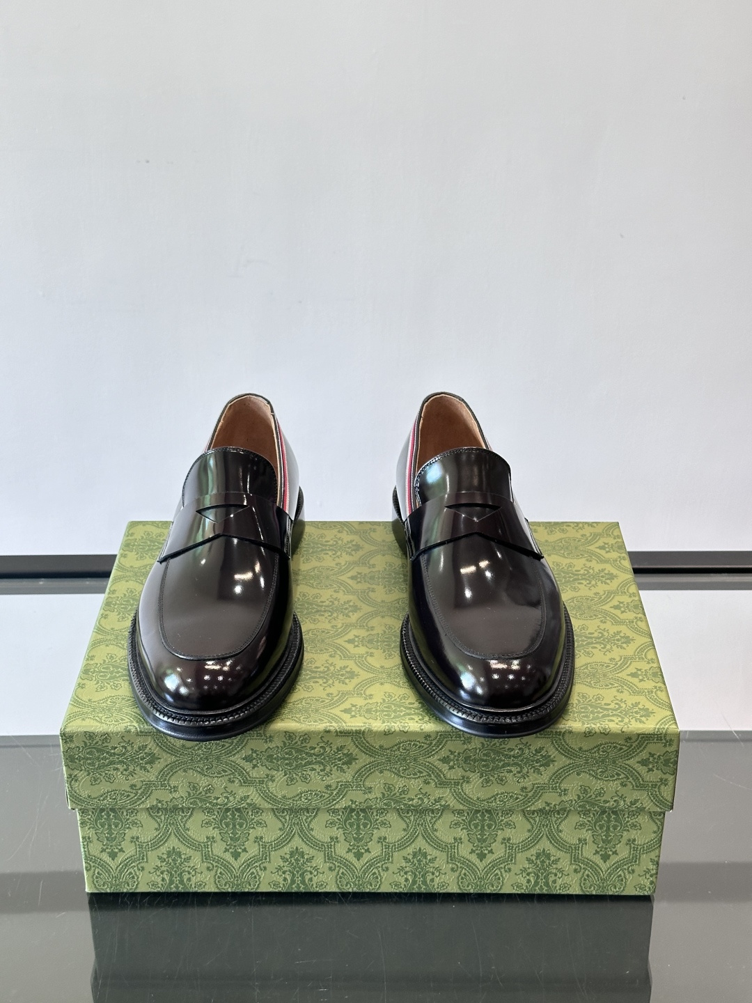 gucci 男士商务小皮鞋，上脚非常好看！精品商务休闲皮鞋💥💥真皮大底产品意大利进口牛皮制作🐂进口水染牛