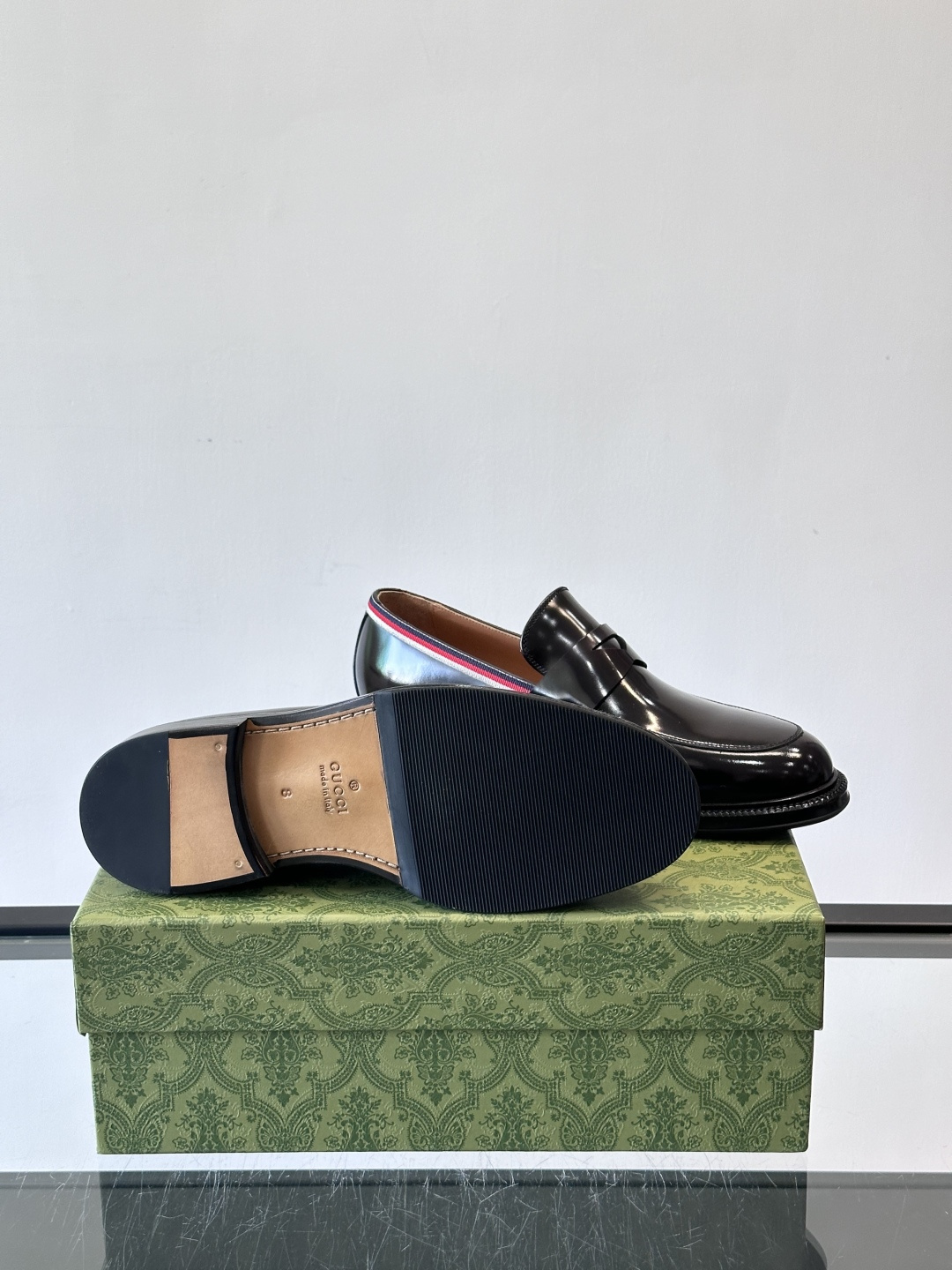 gucci 男士商务小皮鞋，上脚非常好看！精品商务休闲皮鞋💥💥真皮大底产品意大利进口牛皮制作🐂进口水染牛