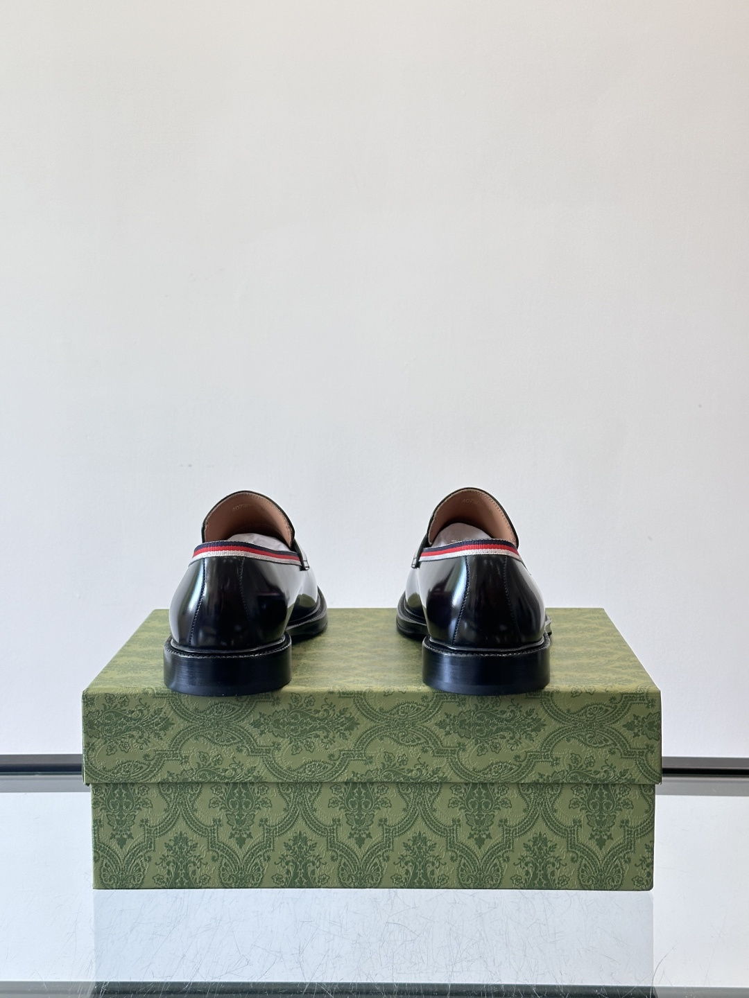 gucci 男士商务小皮鞋，上脚非常好看！精品商务休闲皮鞋💥💥真皮大底产品意大利进口牛皮制作🐂进口水染牛