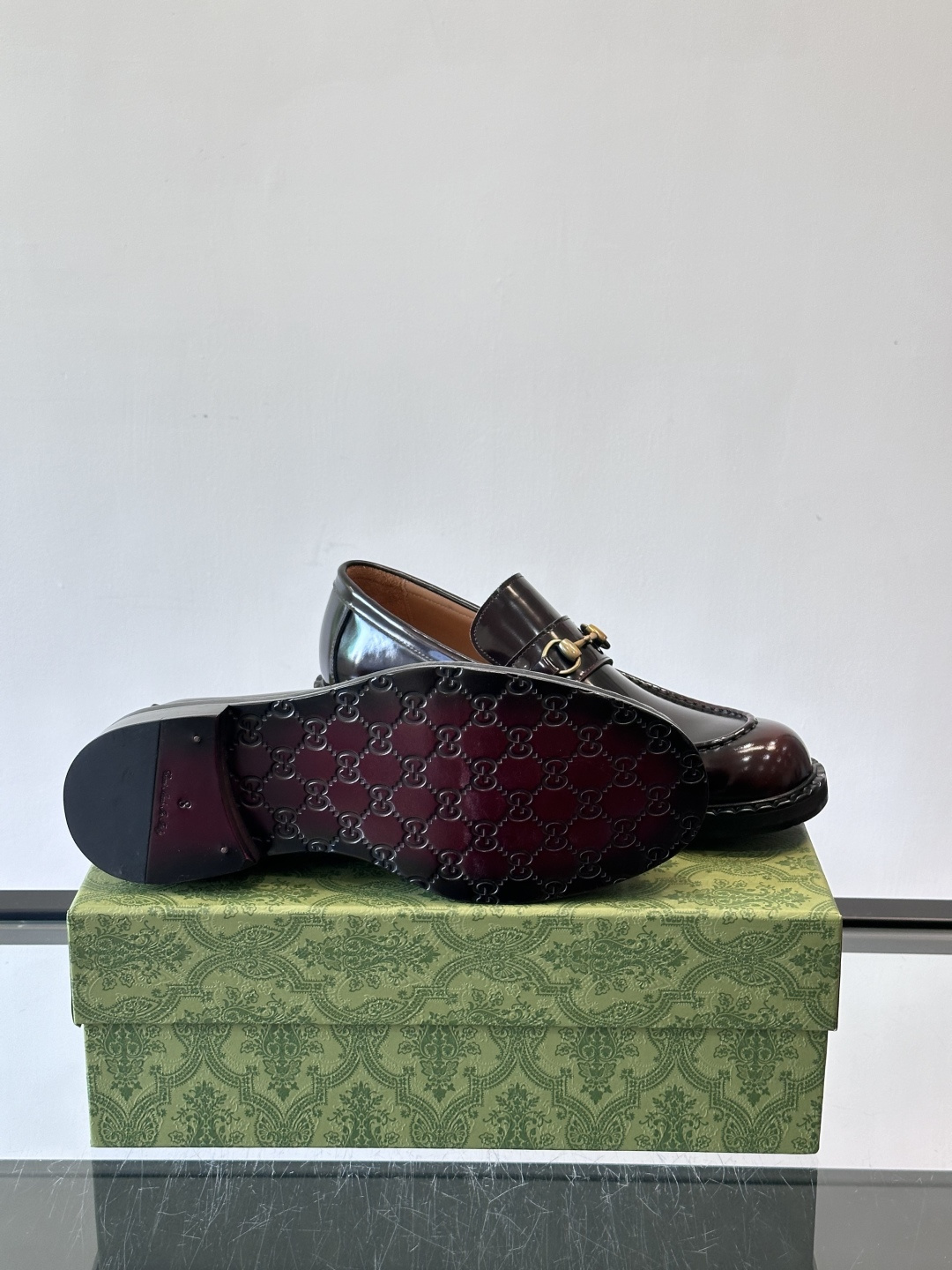 gucci 男士商务小皮鞋，上脚非常好看！精品商务休闲皮鞋💥💥真皮大底产品意大利进口牛皮制作🐂进口水染牛