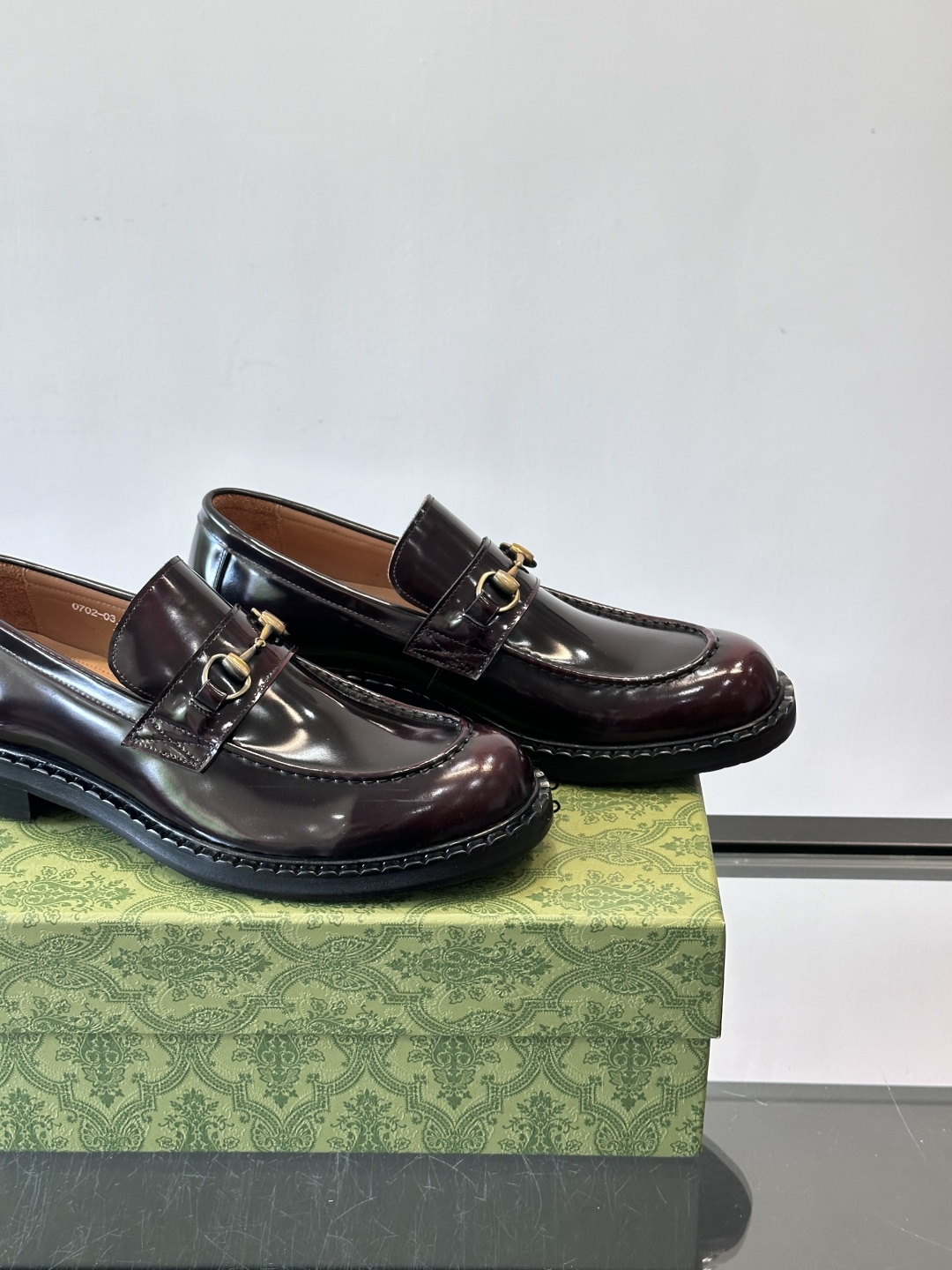 gucci 男士商务小皮鞋，上脚非常好看！精品商务休闲皮鞋💥💥真皮大底产品意大利进口牛皮制作🐂进口水染牛