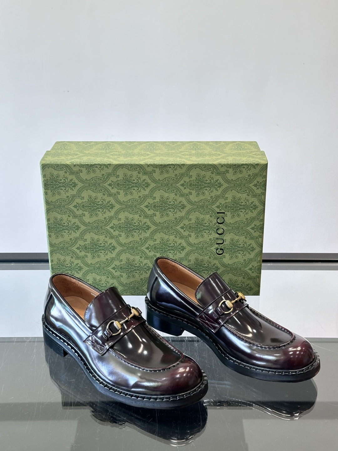 gucci 男士商务小皮鞋，上脚非常好看！精品商务休闲皮鞋💥💥真皮大底产品意大利进口牛皮制作🐂进口水染牛