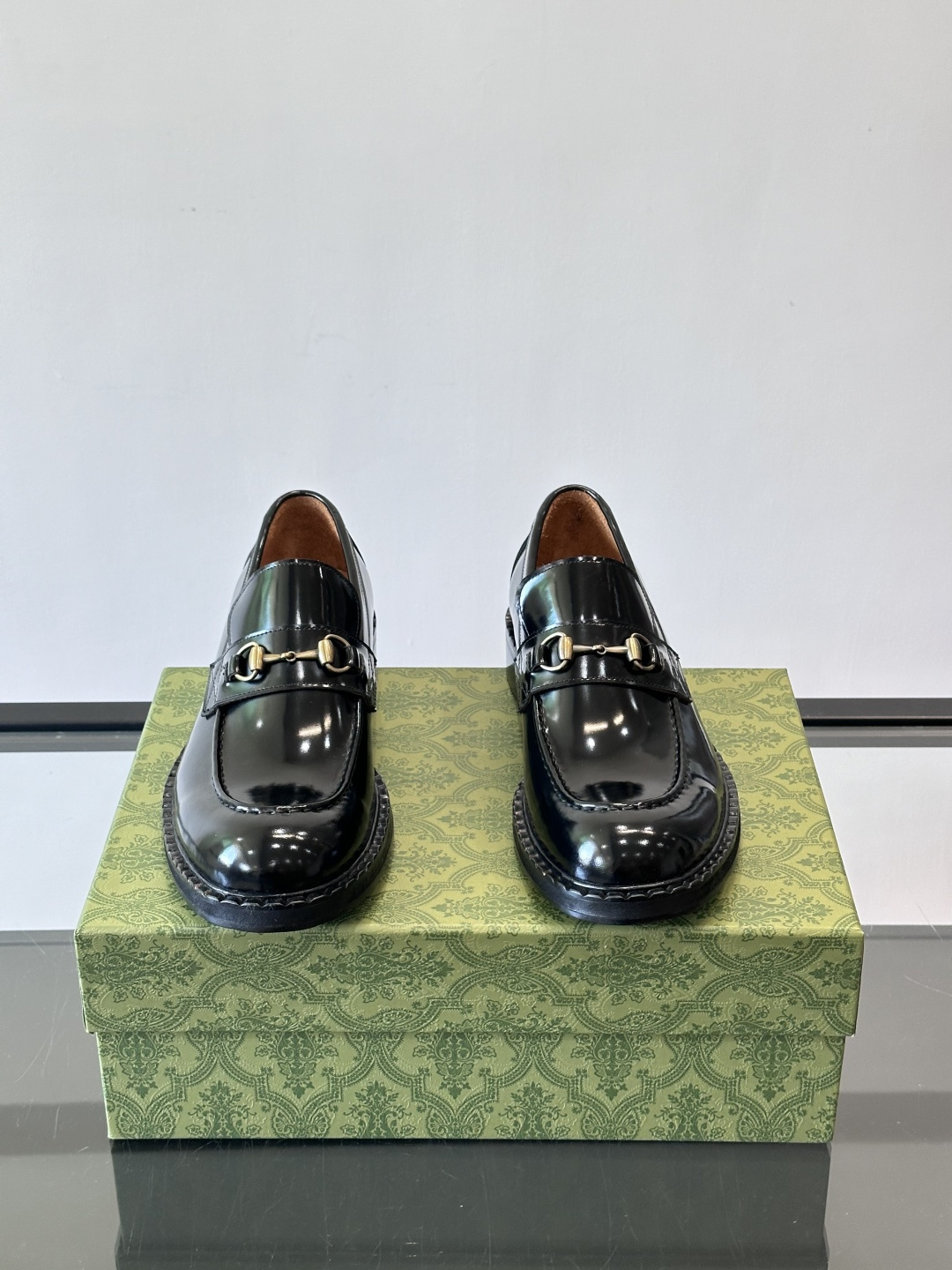 gucci 男士商务小皮鞋，上脚非常好看！精品商务休闲皮鞋💥💥真皮大底产品意大利进口牛皮制作🐂进口水染牛