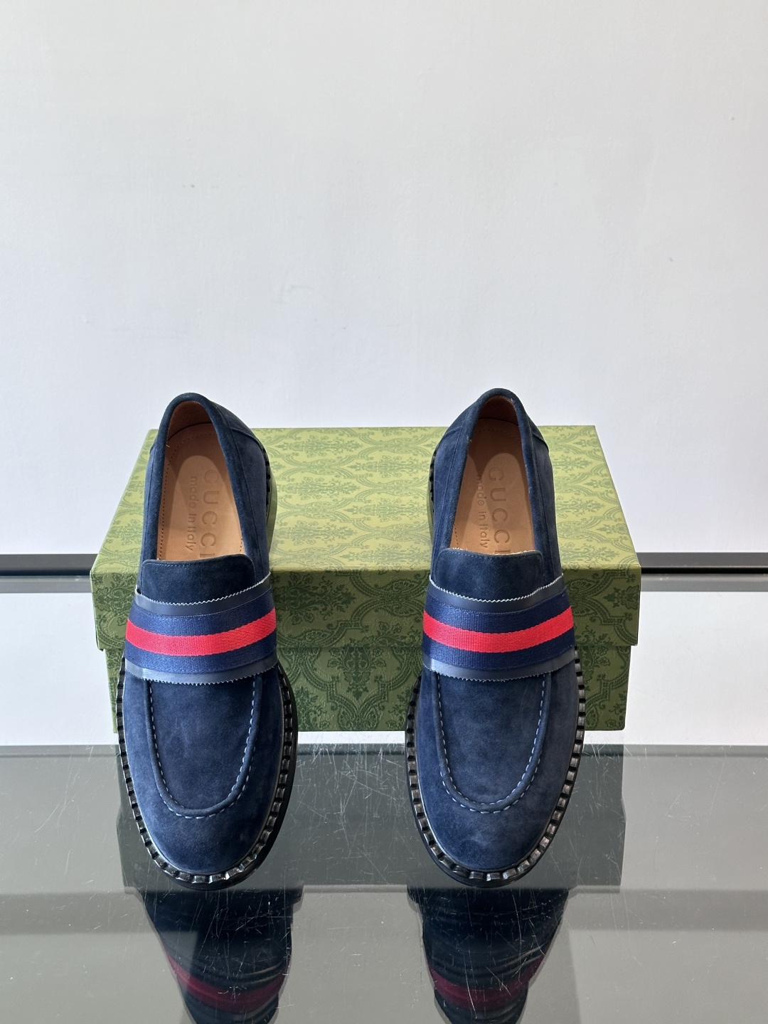 gucci 男士商务小皮鞋，上脚非常好看！精品商务休闲皮鞋💥💥真皮大底产品意大利进口牛皮制作🐂进口水染牛