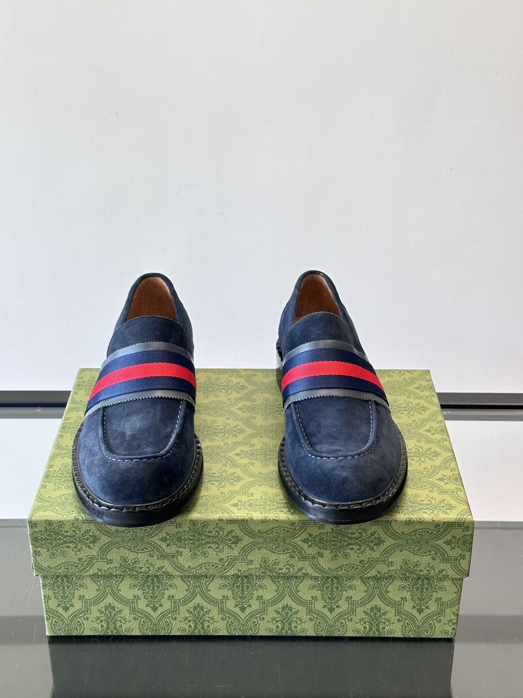 gucci 男士商务小皮鞋，上脚非常好看！精品商务休闲皮鞋💥💥真皮大底产品意大利进口牛皮制作🐂进口水染牛