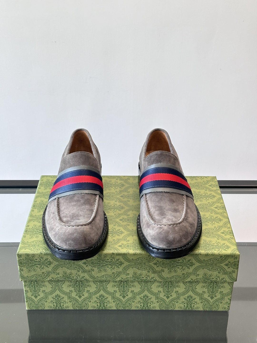 gucci 男士商务小皮鞋，上脚非常好看！精品商务休闲皮鞋💥💥真皮大底产品意大利进口牛皮制作🐂进口水染牛