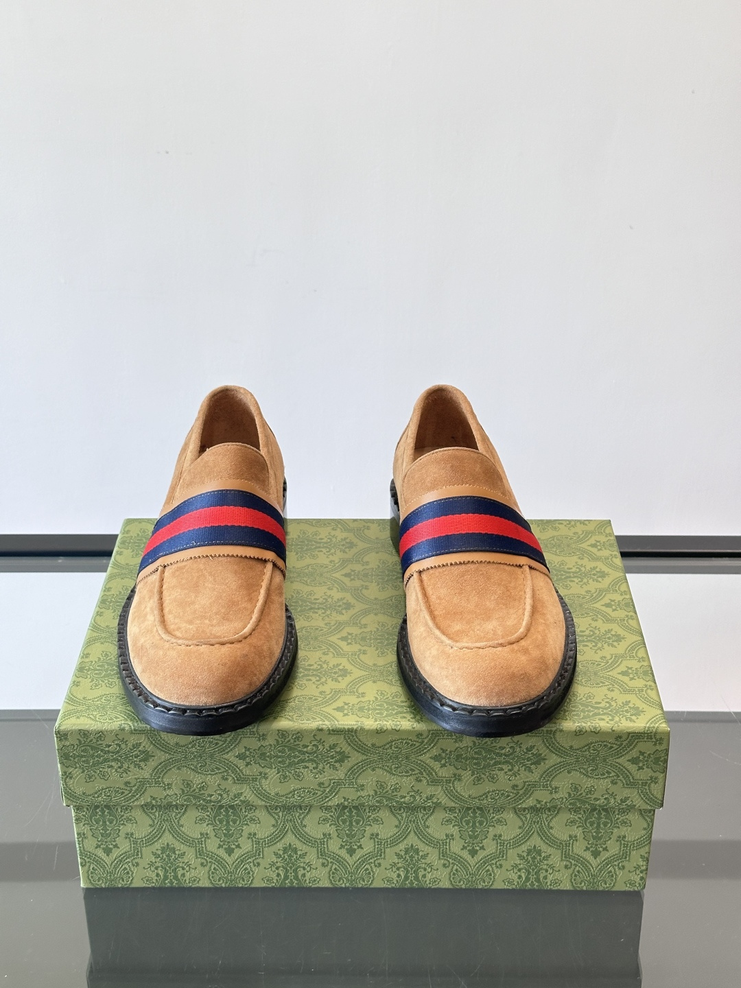 gucci 男士商务小皮鞋，上脚非常好看！精品商务休闲皮鞋💥💥真皮大底产品意大利进口牛皮制作🐂进口水染牛