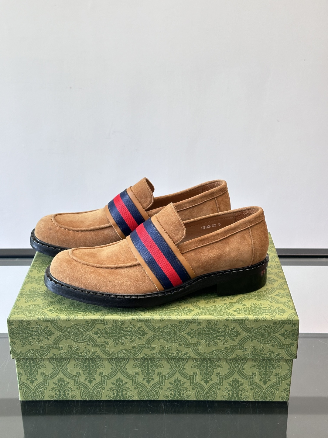 gucci 男士商务小皮鞋，上脚非常好看！精品商务休闲皮鞋💥💥真皮大底产品意大利进口牛皮制作🐂进口水染牛