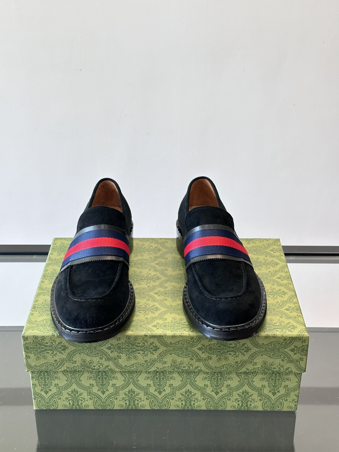 gucci 男士商务小皮鞋，上脚非常好看！精品商务休闲皮鞋💥💥真皮大底产品意大利进口牛皮制作🐂进口水染牛