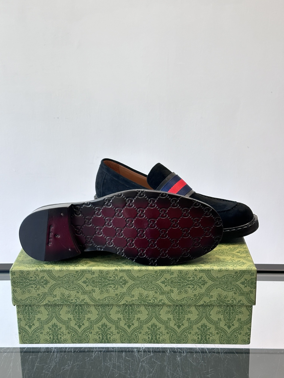 gucci 男士商务小皮鞋，上脚非常好看！精品商务休闲皮鞋💥💥真皮大底产品意大利进口牛皮制作🐂进口水染牛